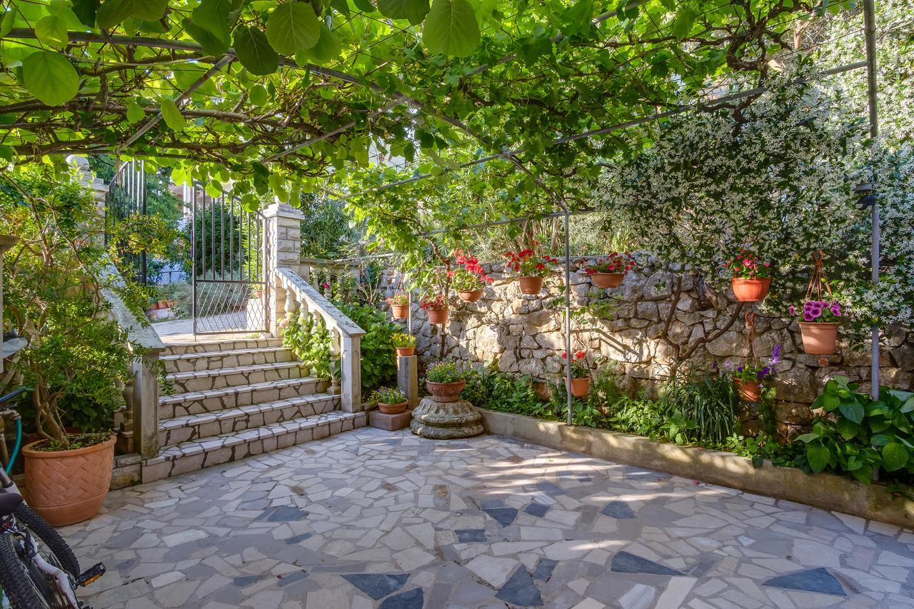 Apartments Beba Mali Lošinj Exterior foto